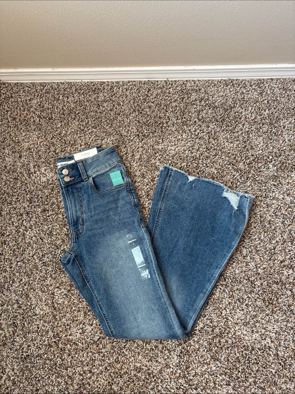 ✨NWT~Maurice’s Flare Jeans✨